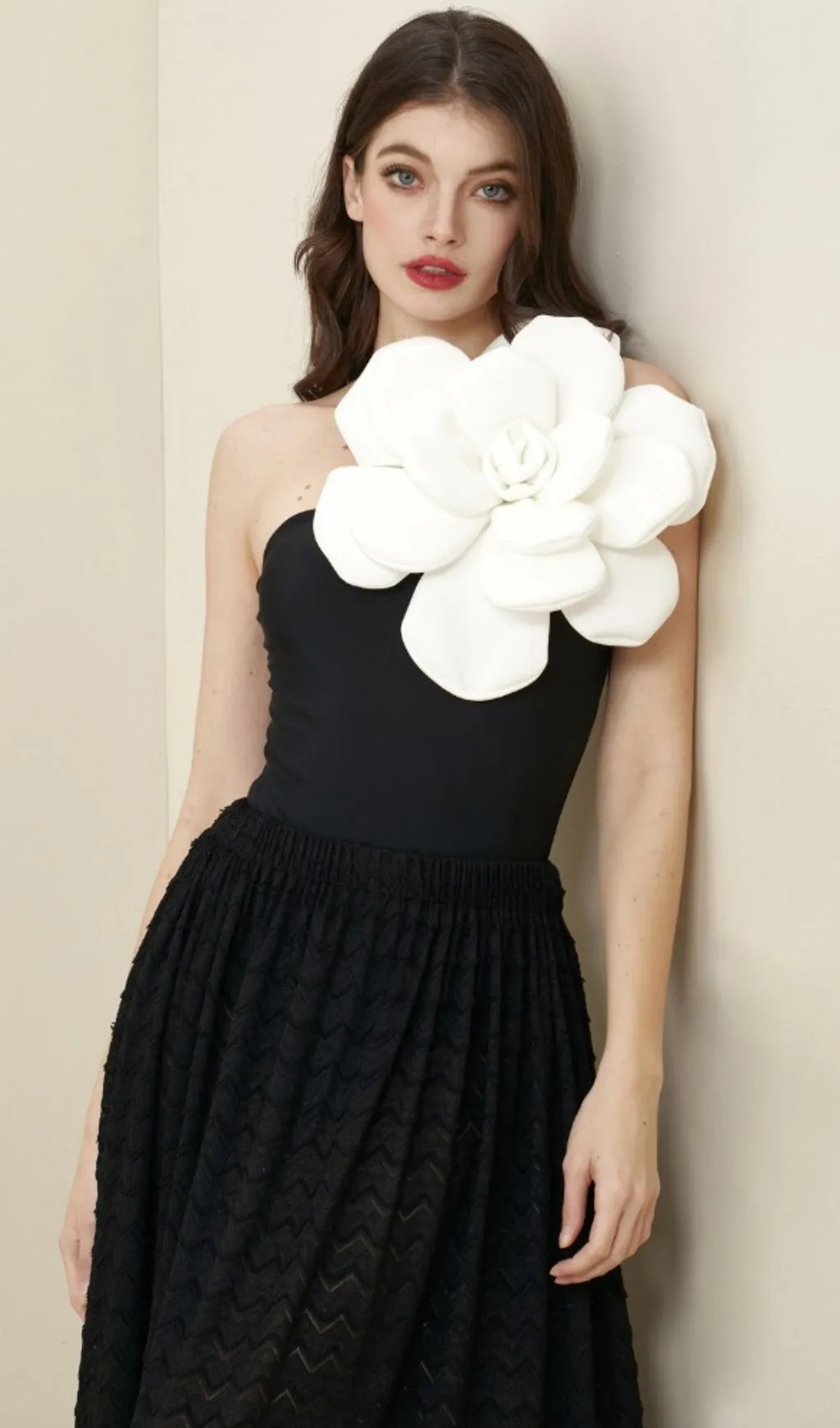 EXAGGERATED 3D FLOWER ONE PIECE SWIMSUIT IN BLACK Gloria Lanvin