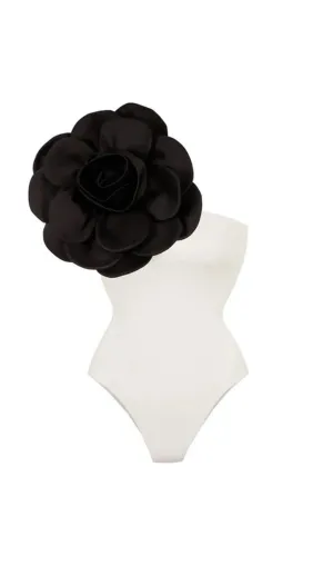 EXAGGERATED 3D FLOWER ONE PIECE SWIMSUIT IN WHITE Gloria Lanvin